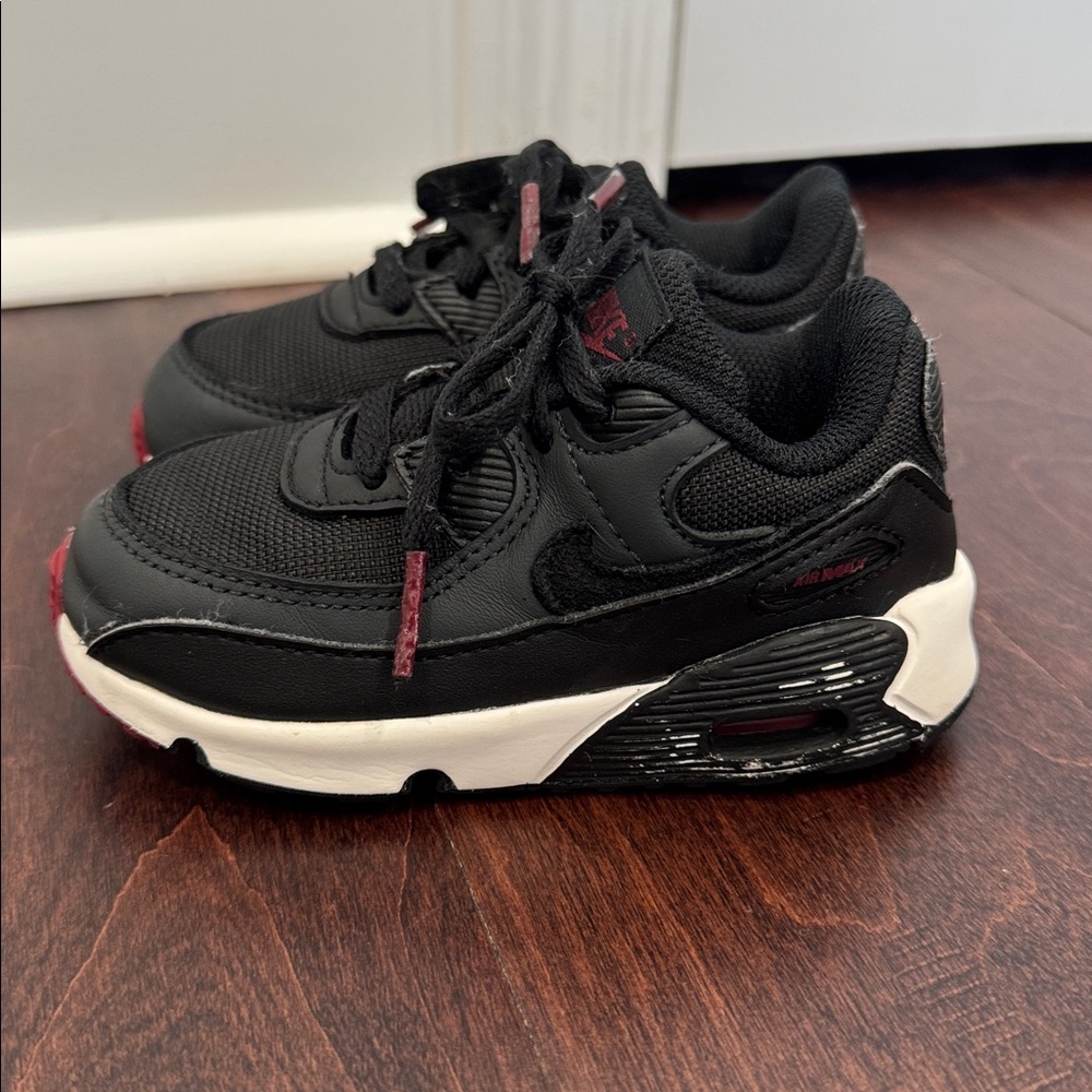 Nike Air Sneakers Black & Burgundy Toddler size 8 Shoes Streetwear Fashion - Picture 2 of 7